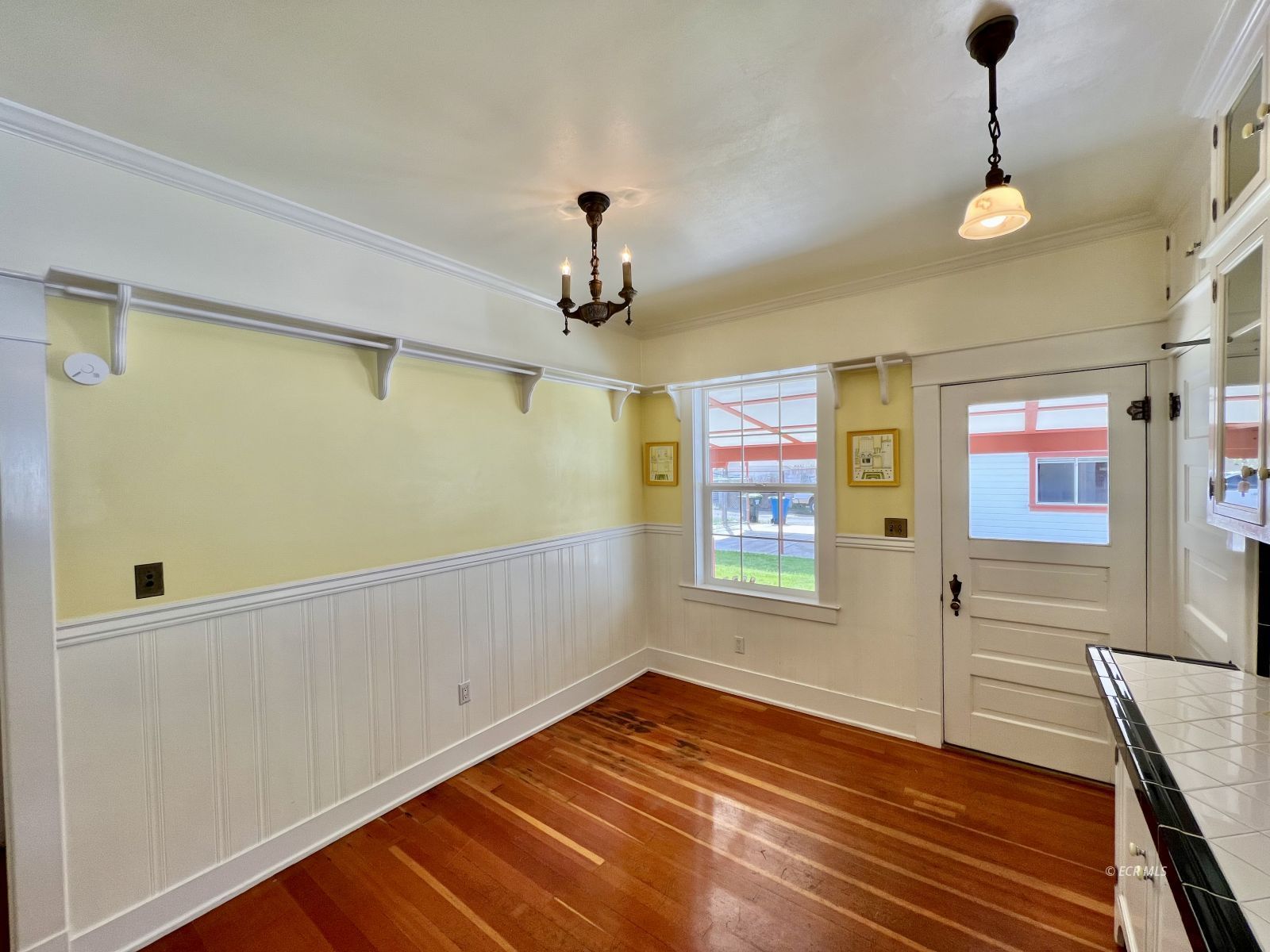 748 Juniper Street Property Photo 10
