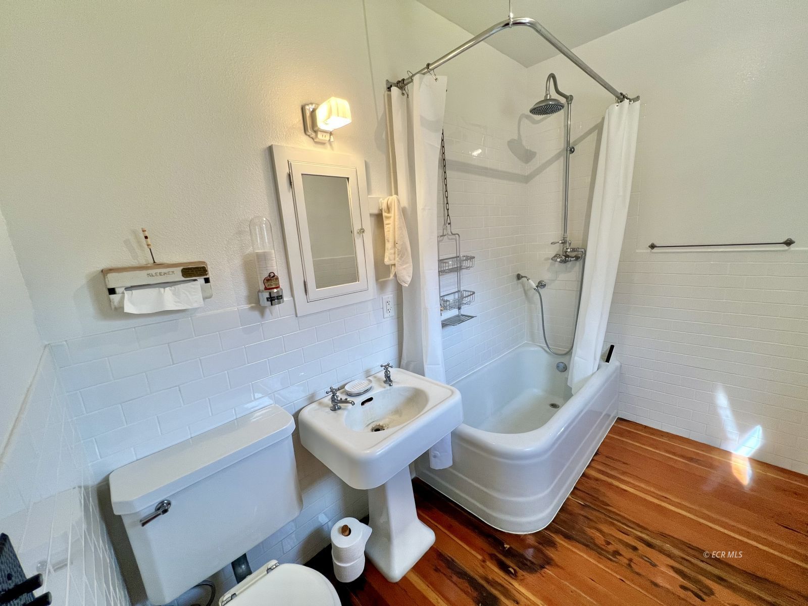 748 Juniper Street Property Photo 13
