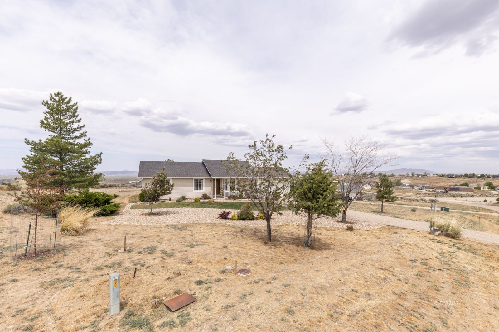 969 Oakmont Drive Property Photo 4