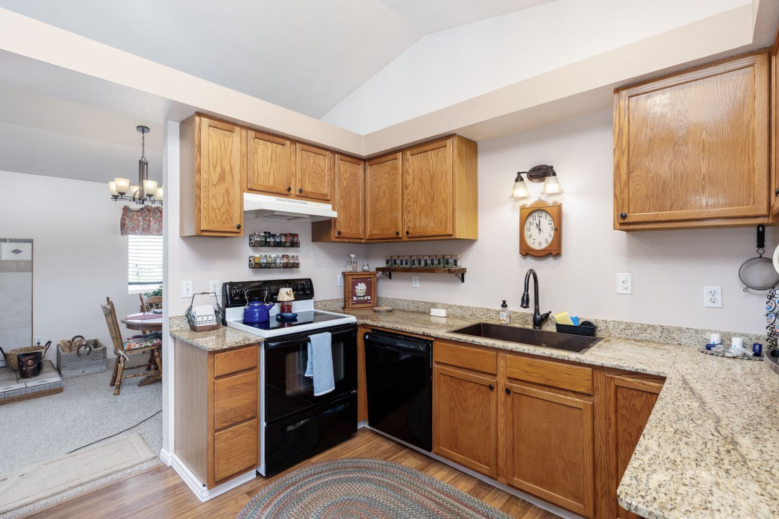969 Oakmont Drive Property Photo 14