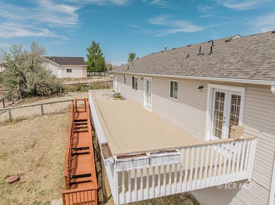 225 Viewcrest Drive Property Photo 6