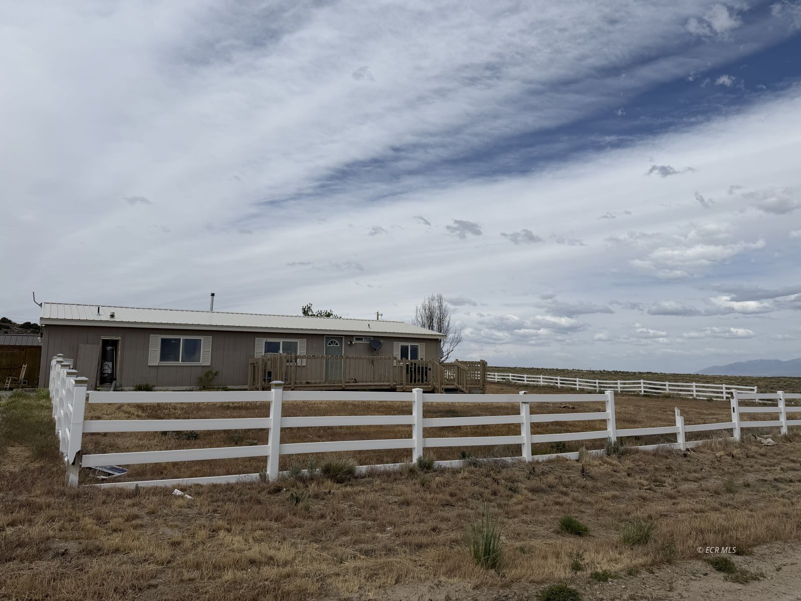 897 Lovelock Street Property Photo 1
