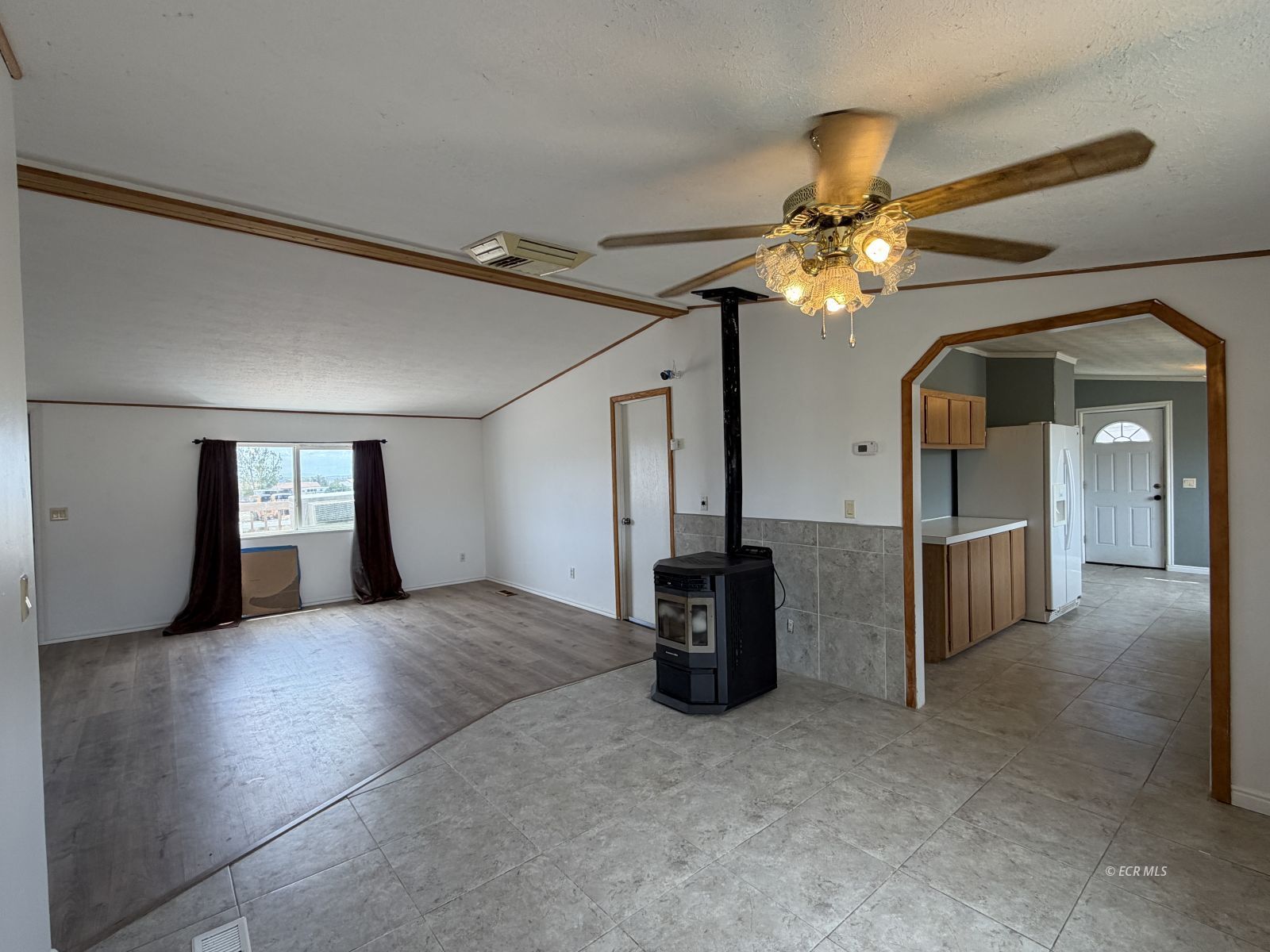 897 Lovelock Street Property Photo 4