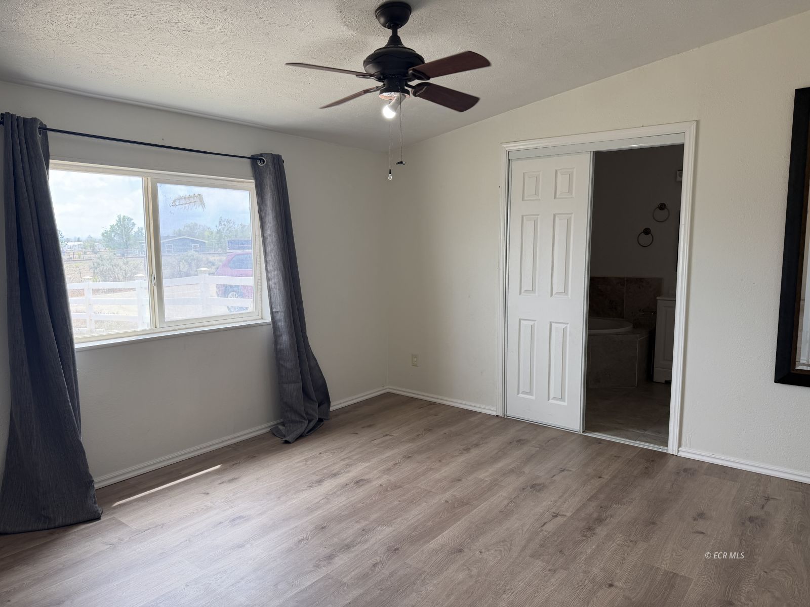 897 Lovelock Street Property Photo 7