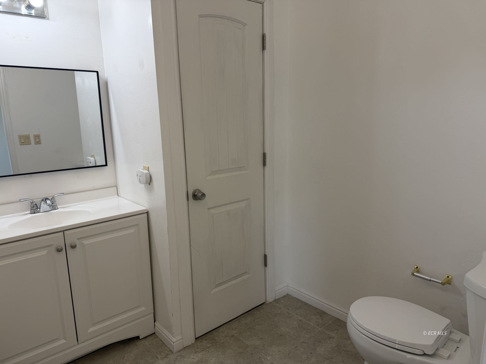 897 Lovelock Street Property Photo 9