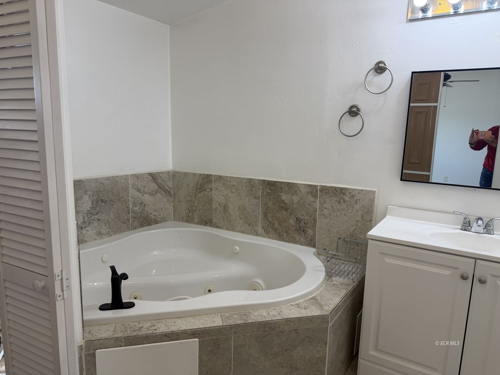 897 Lovelock Street Property Photo 10