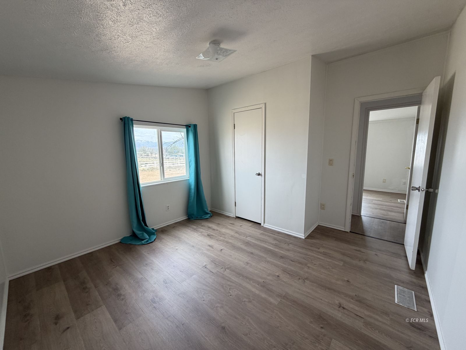 897 Lovelock Street Property Photo 13