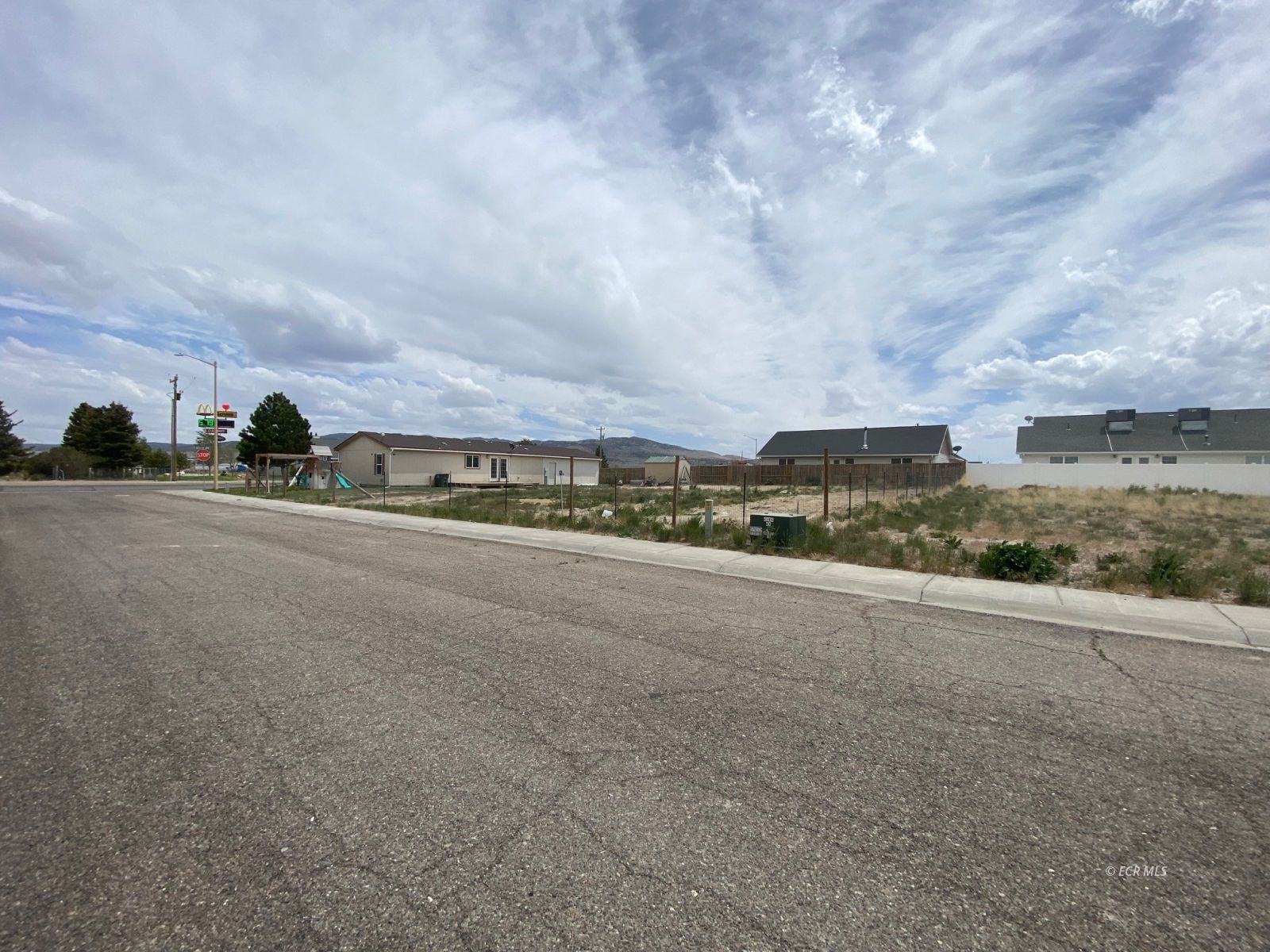 880 Tobar Street Property Photo 4
