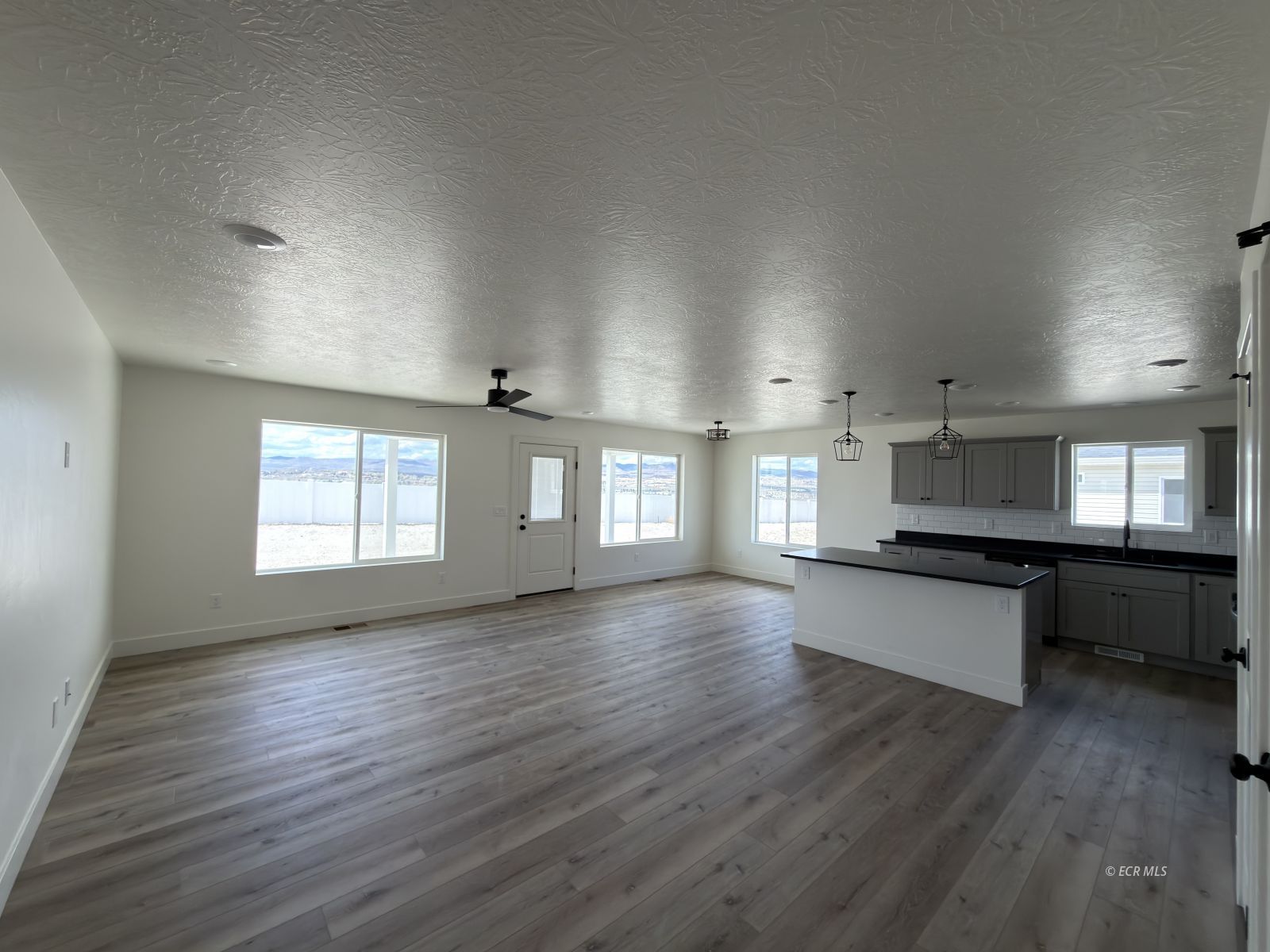 1291 Primrose Lane Property Photo 5