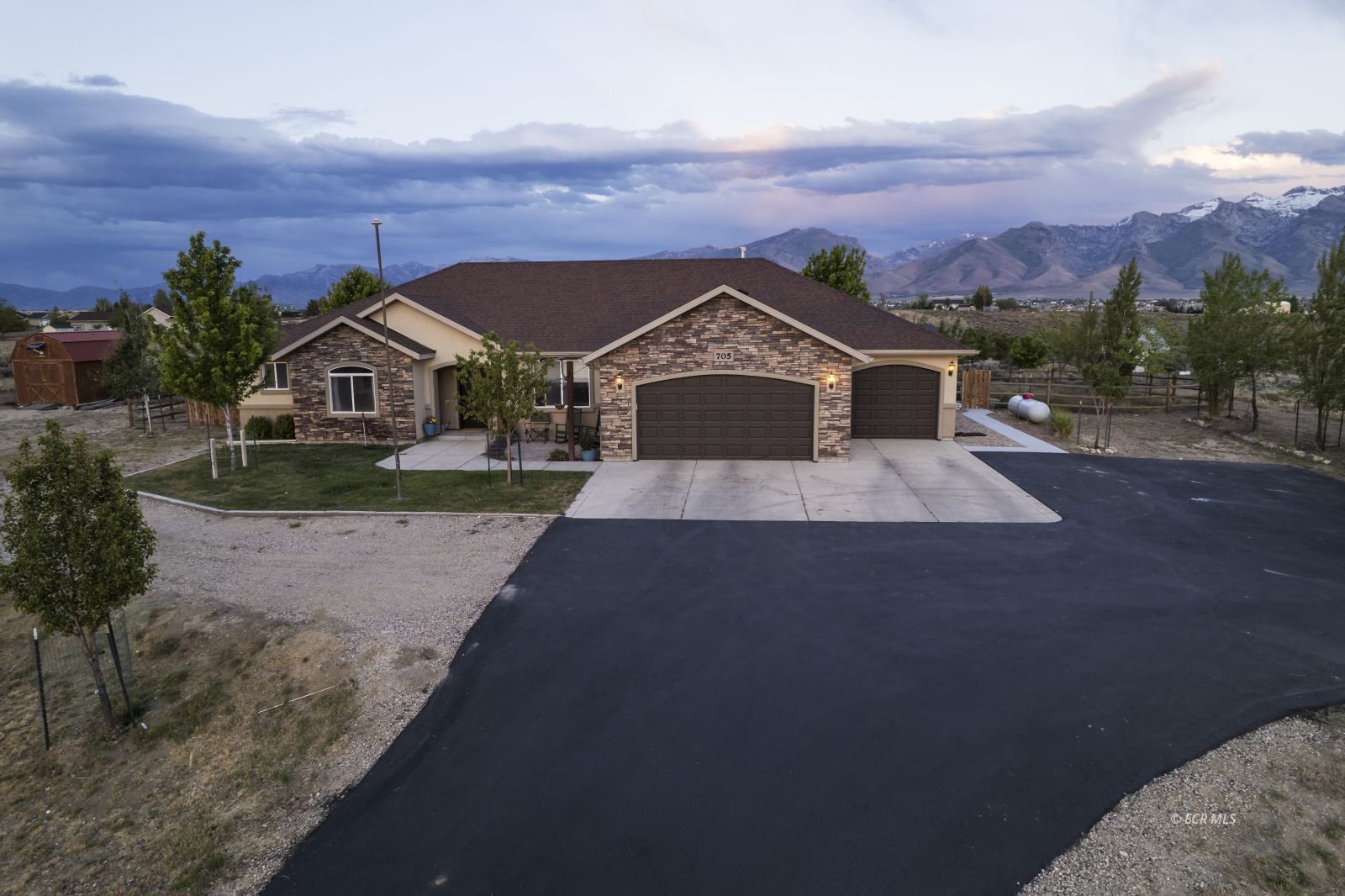 705 Spring Creek Parkway Property Photo 1