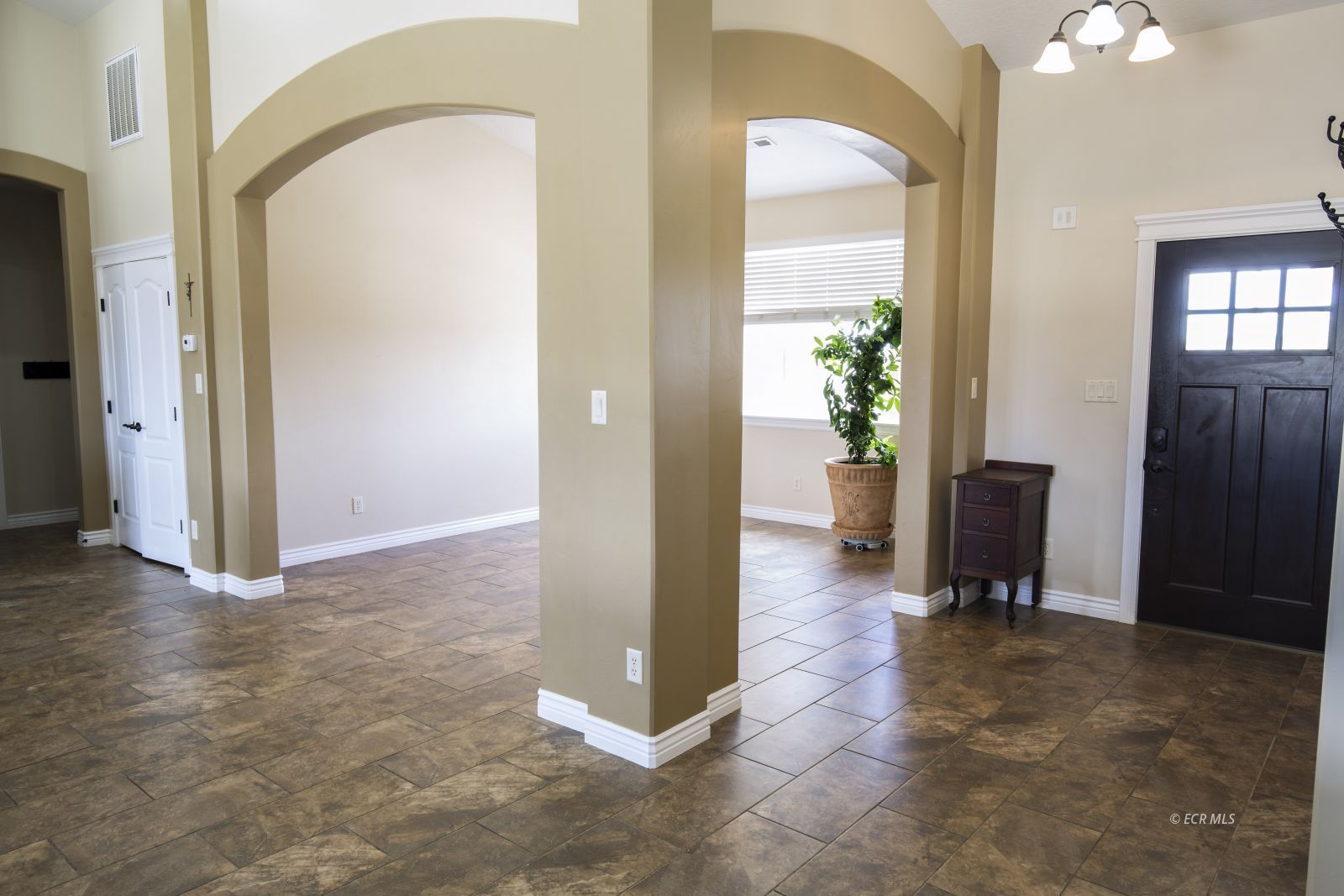 705 Spring Creek Parkway Property Photo 8