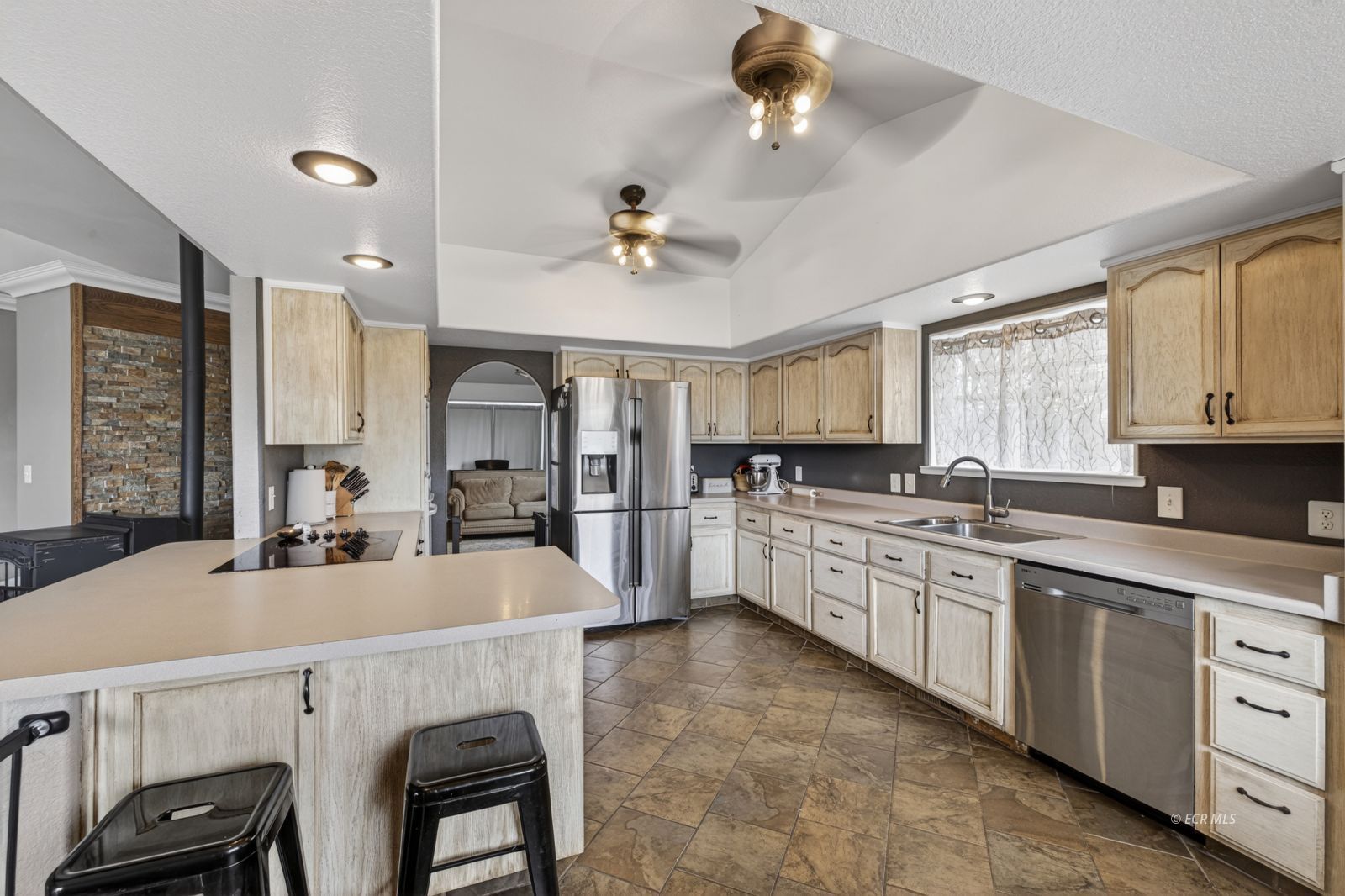 407 Flora Drive Property Photo 12
