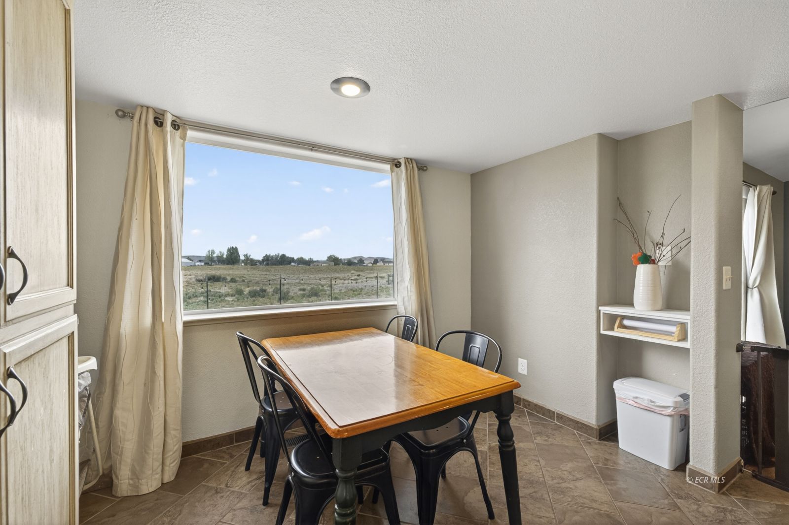 407 Flora Drive Property Photo 15
