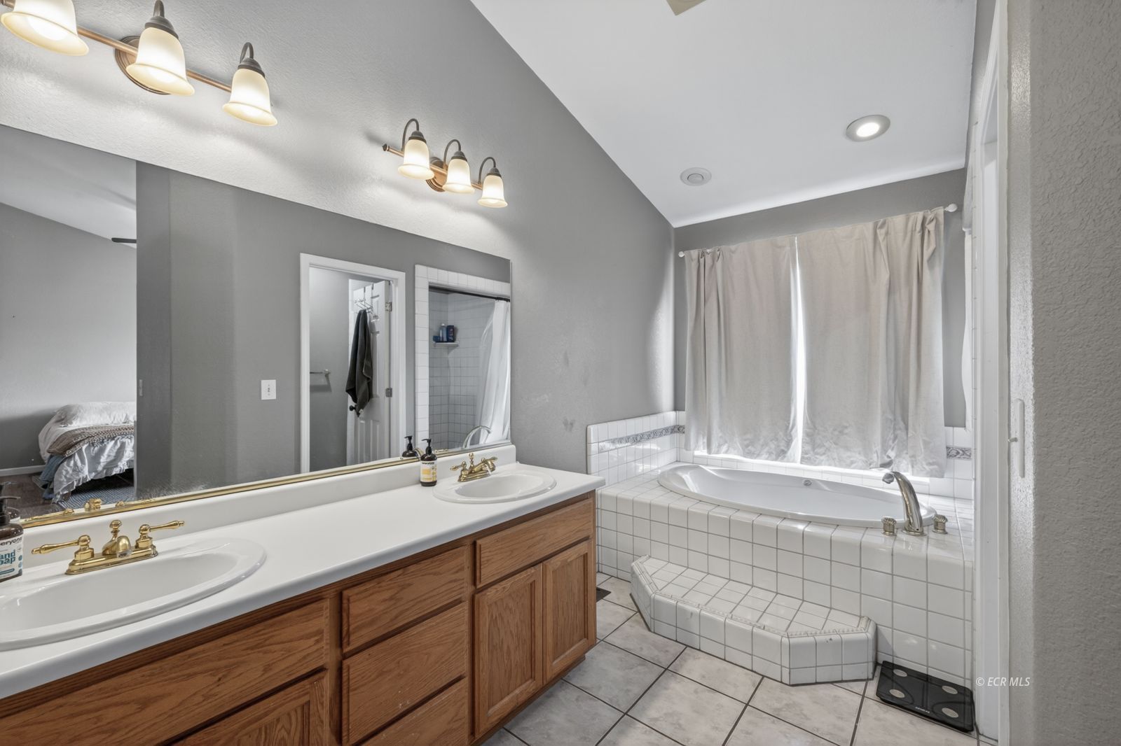 407 Flora Drive Property Photo 26