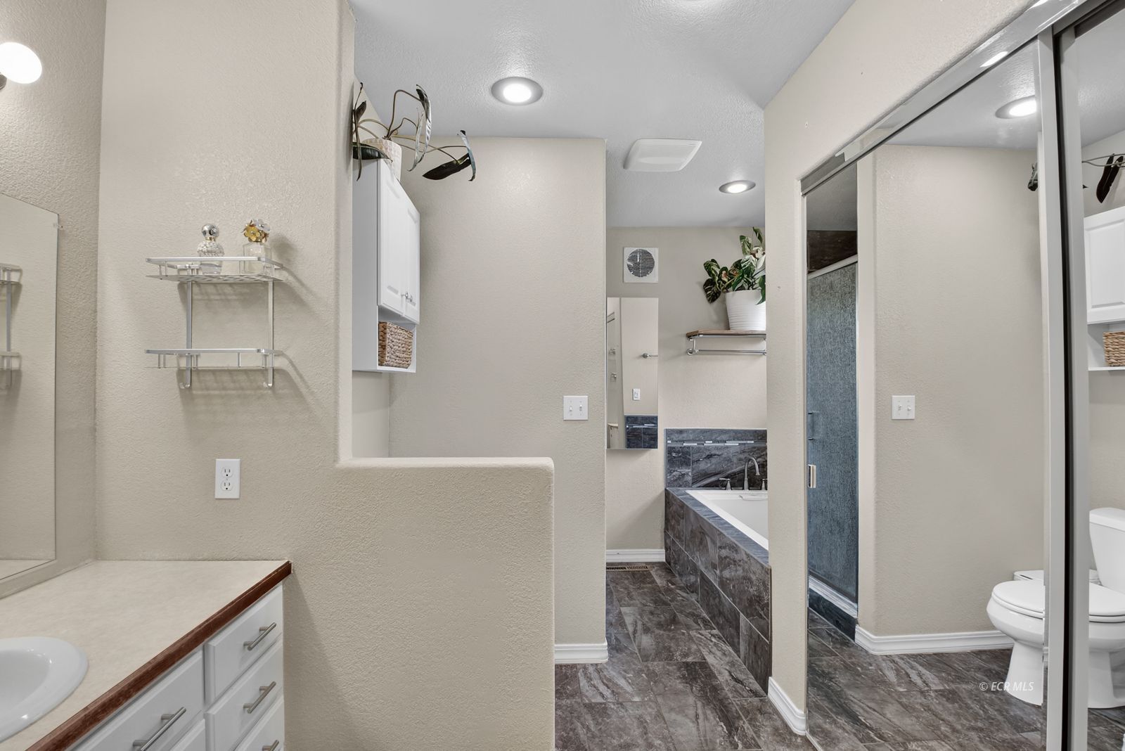 140 Birchwood Drive Property Photo 13