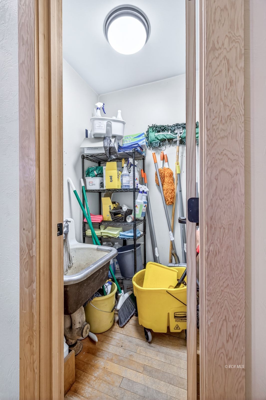 421 Court Street Property Photo 23