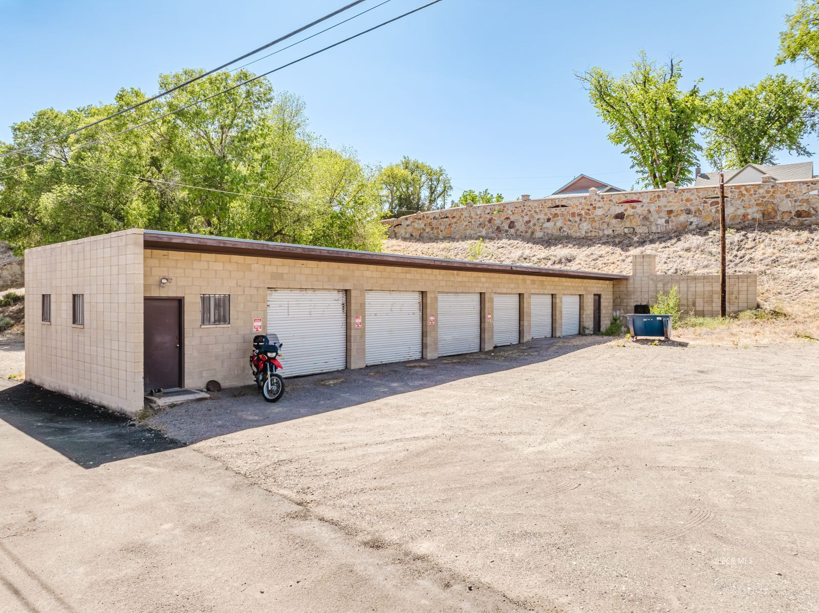 421 Court Street Property Photo 41