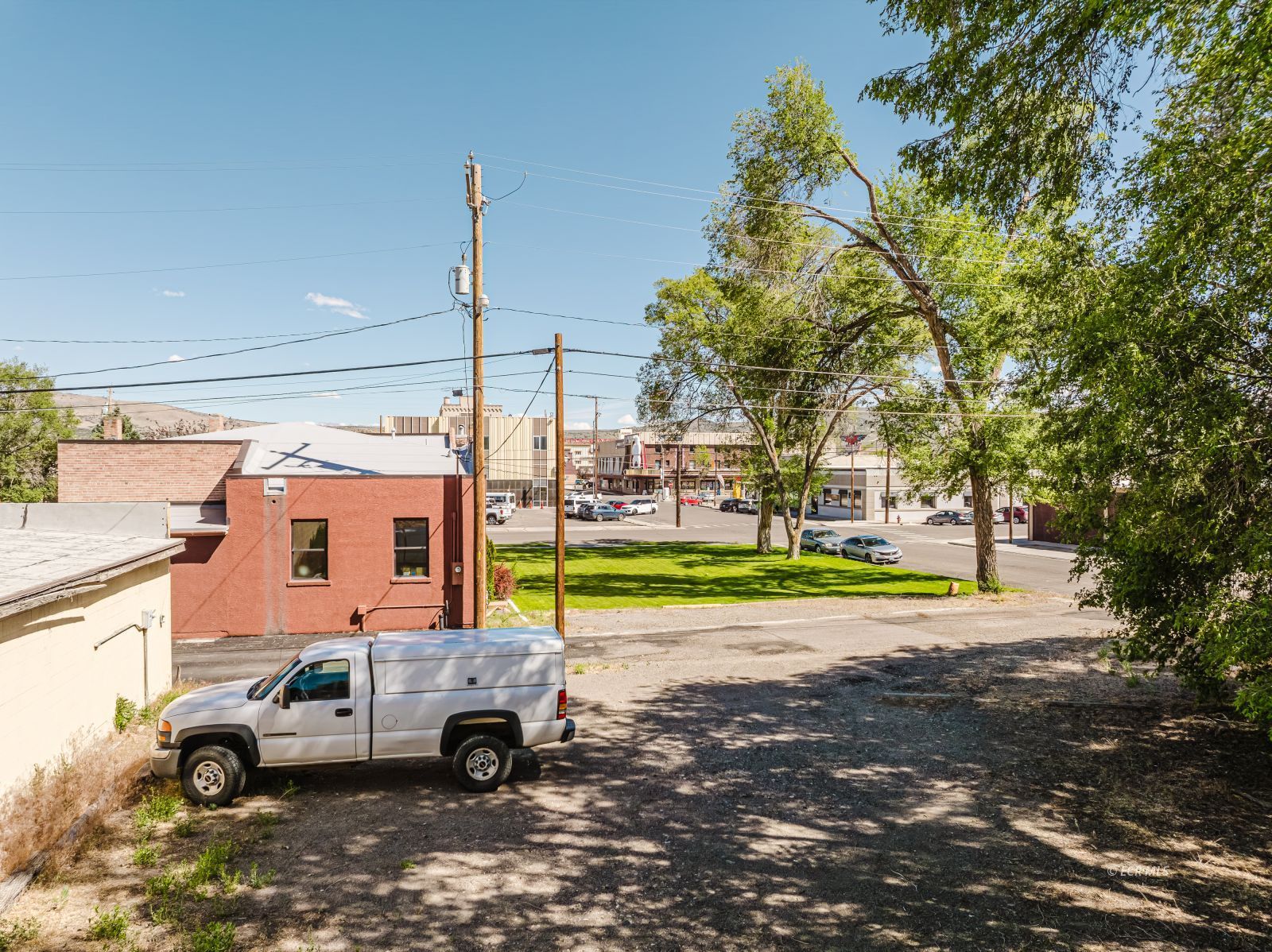 421 Court Street Property Photo 44