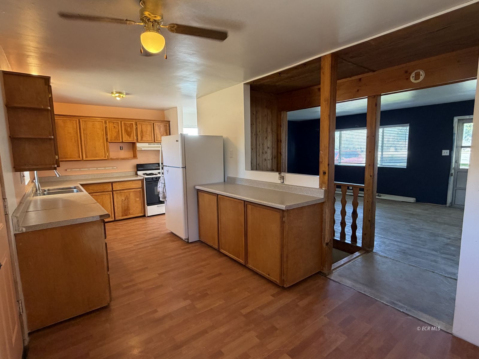 328 Baker Street Property Photo 4