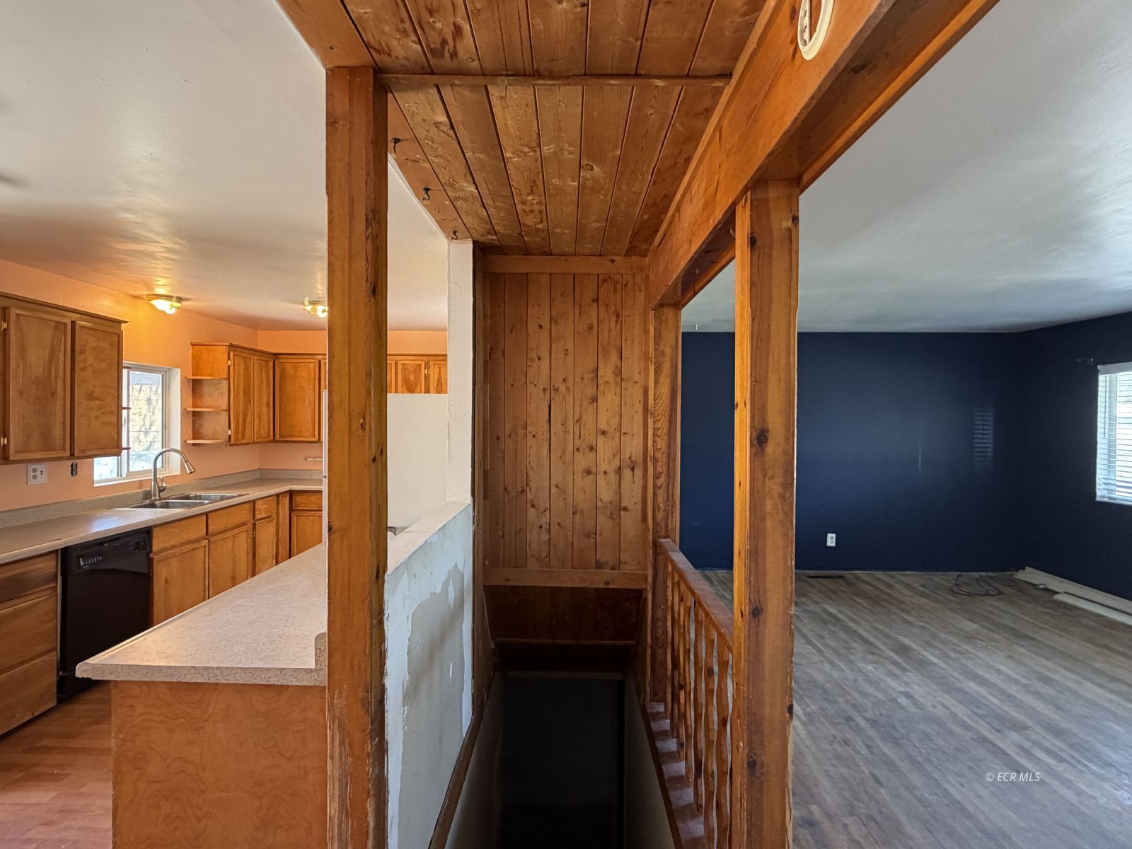 328 Baker Street Property Photo 5