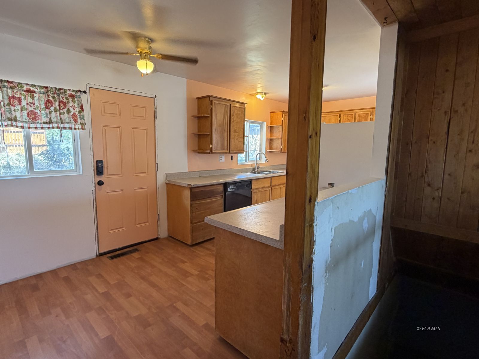 328 Baker Street Property Photo 8