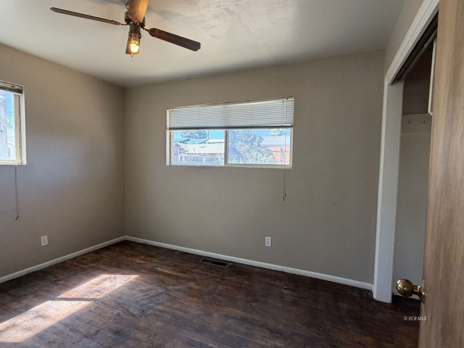 328 Baker Street Property Photo 9
