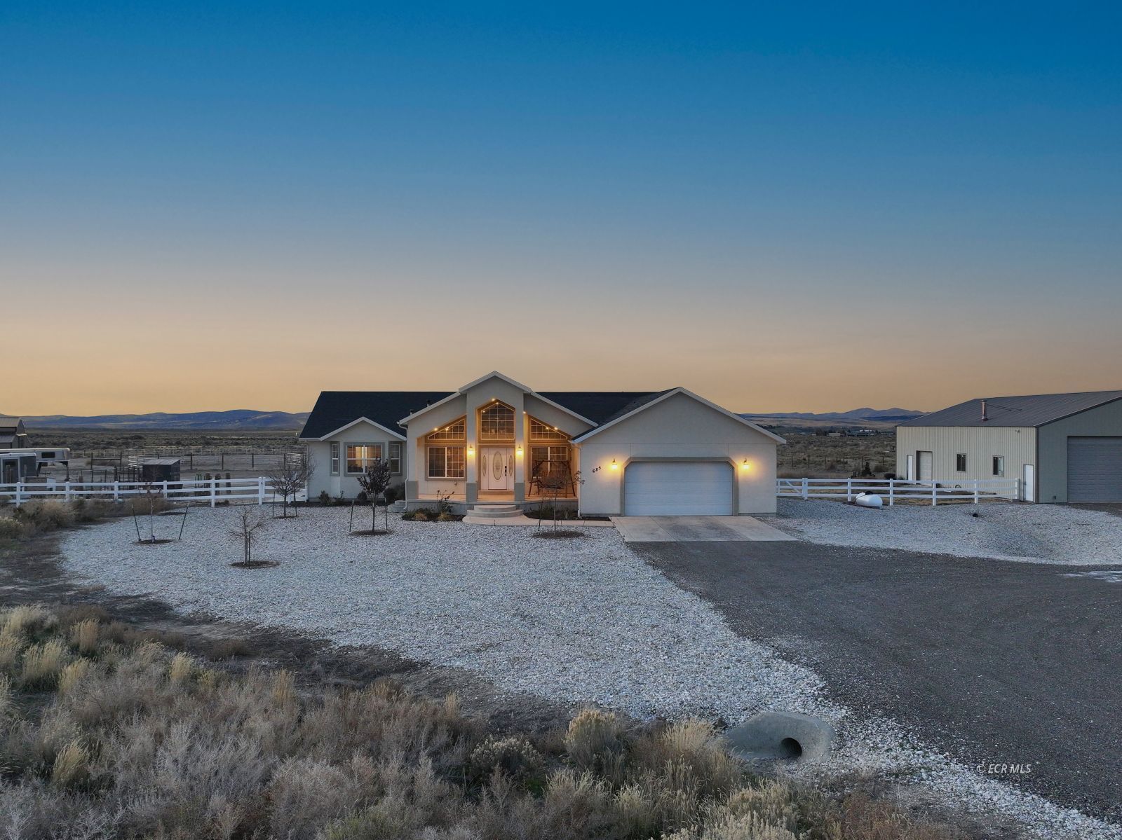 685 Diamondback Drive Property Photo 2