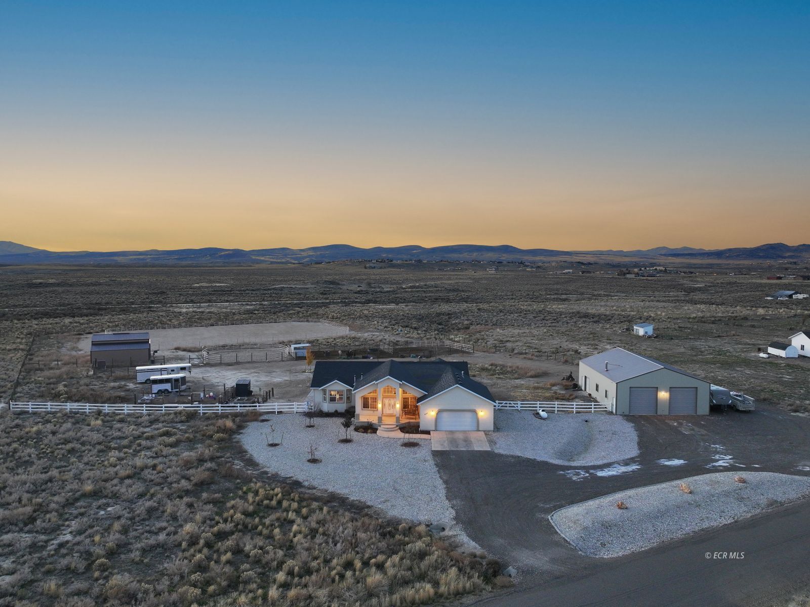 685 Diamondback Drive Property Photo 3