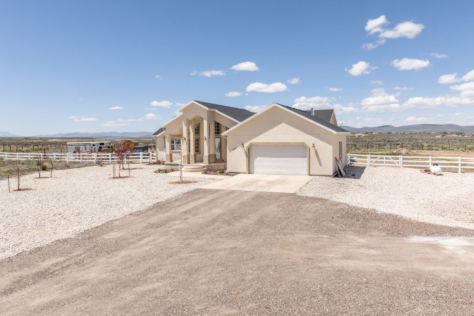 685 Diamondback Drive Property Photo 5