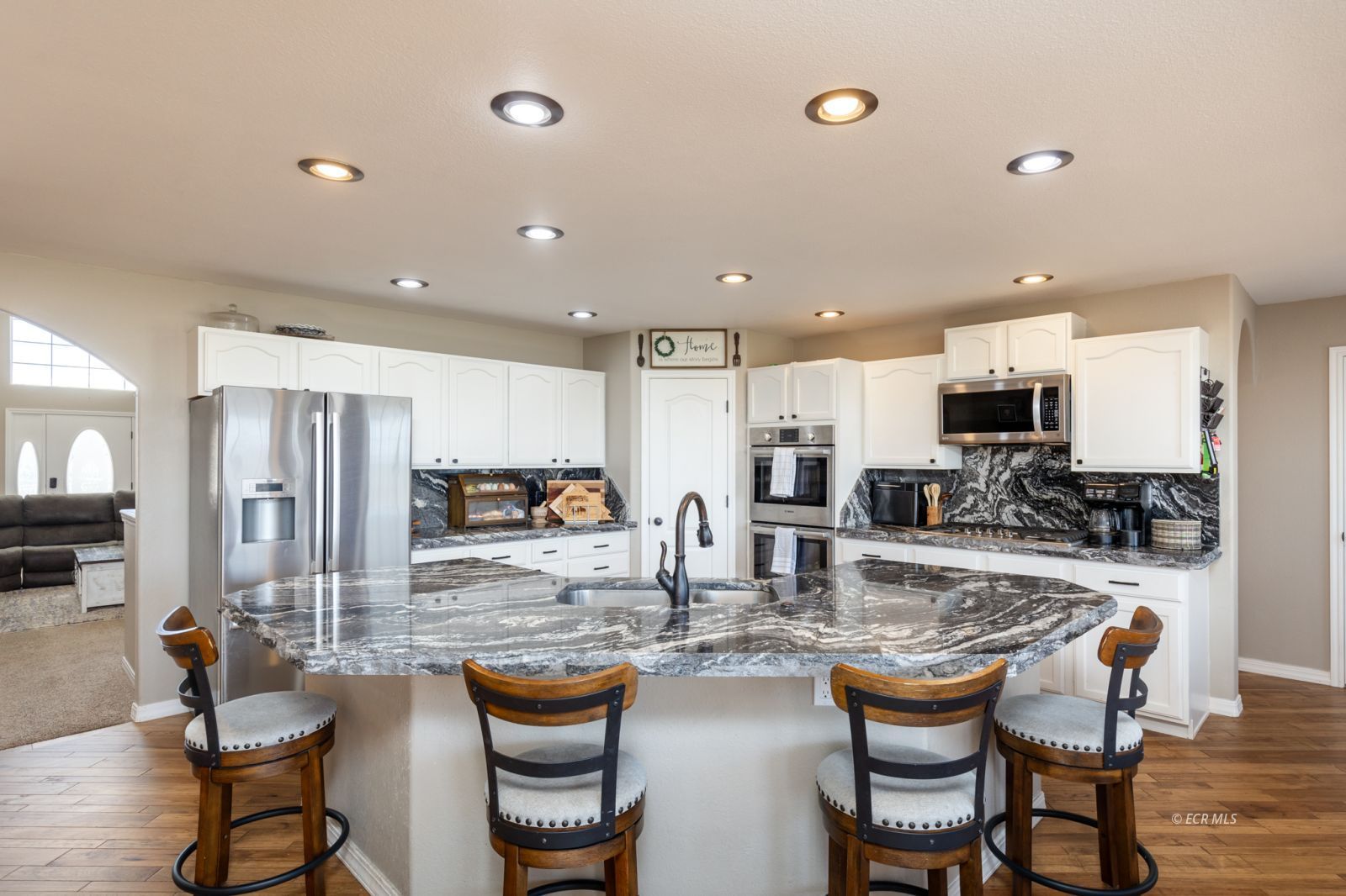 685 Diamondback Drive Property Photo 14