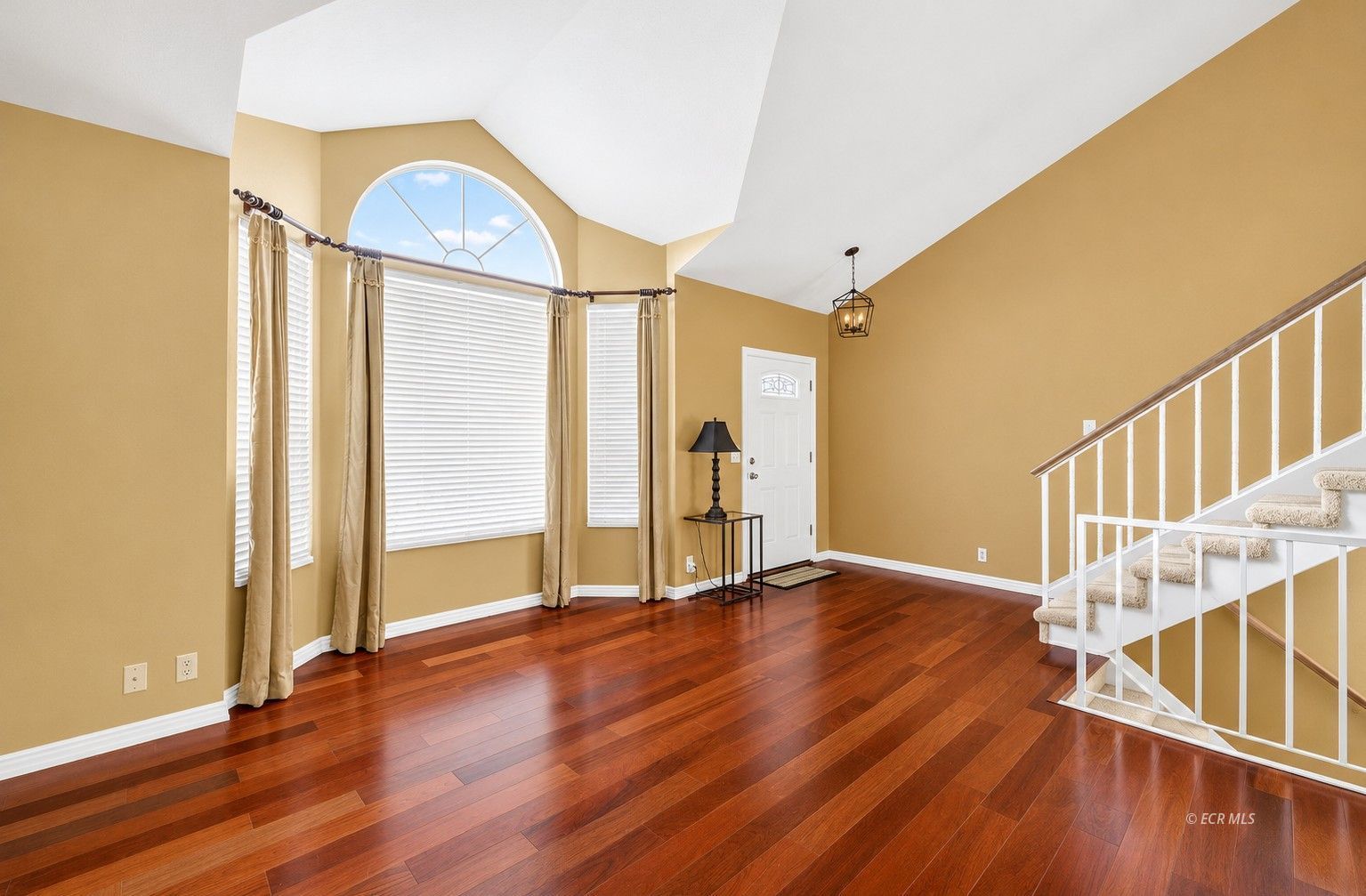 2154 Sierra Drive Property Photo 4