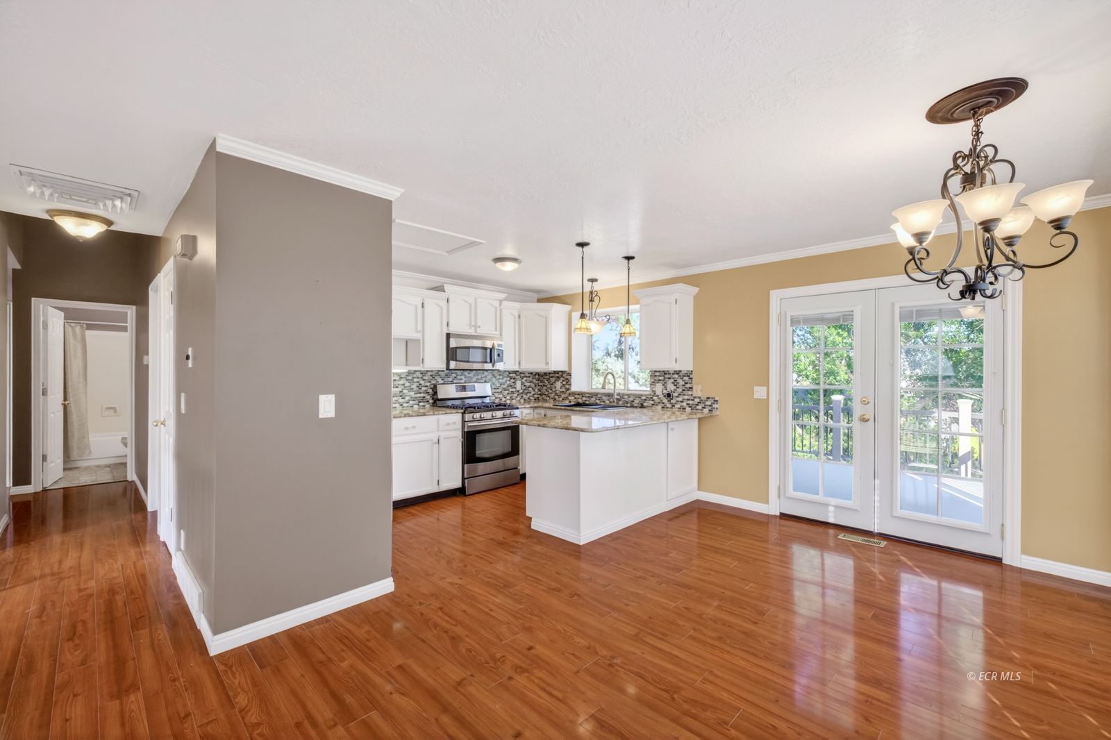 2154 Sierra Drive Property Photo 10
