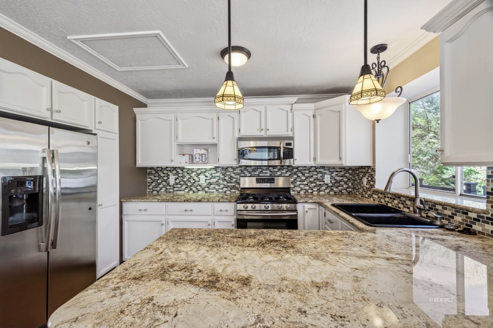 2154 Sierra Drive Property Photo 12