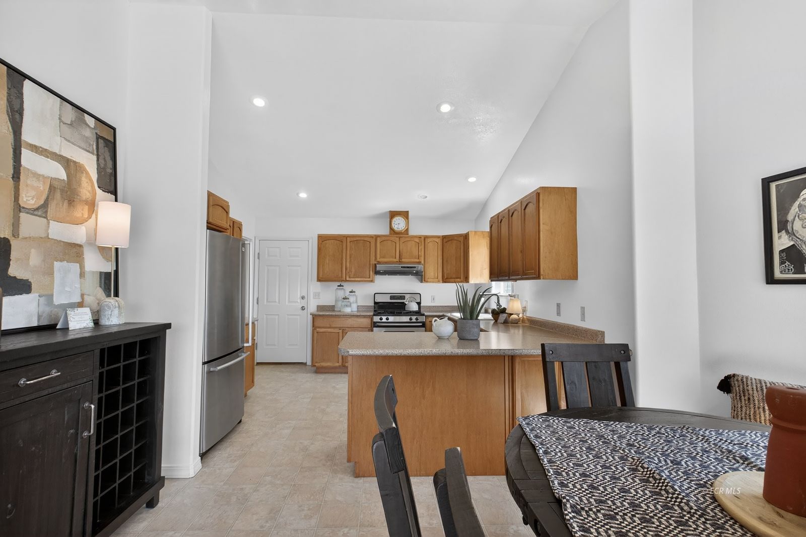 154 Country Club Parkway Property Photo 7