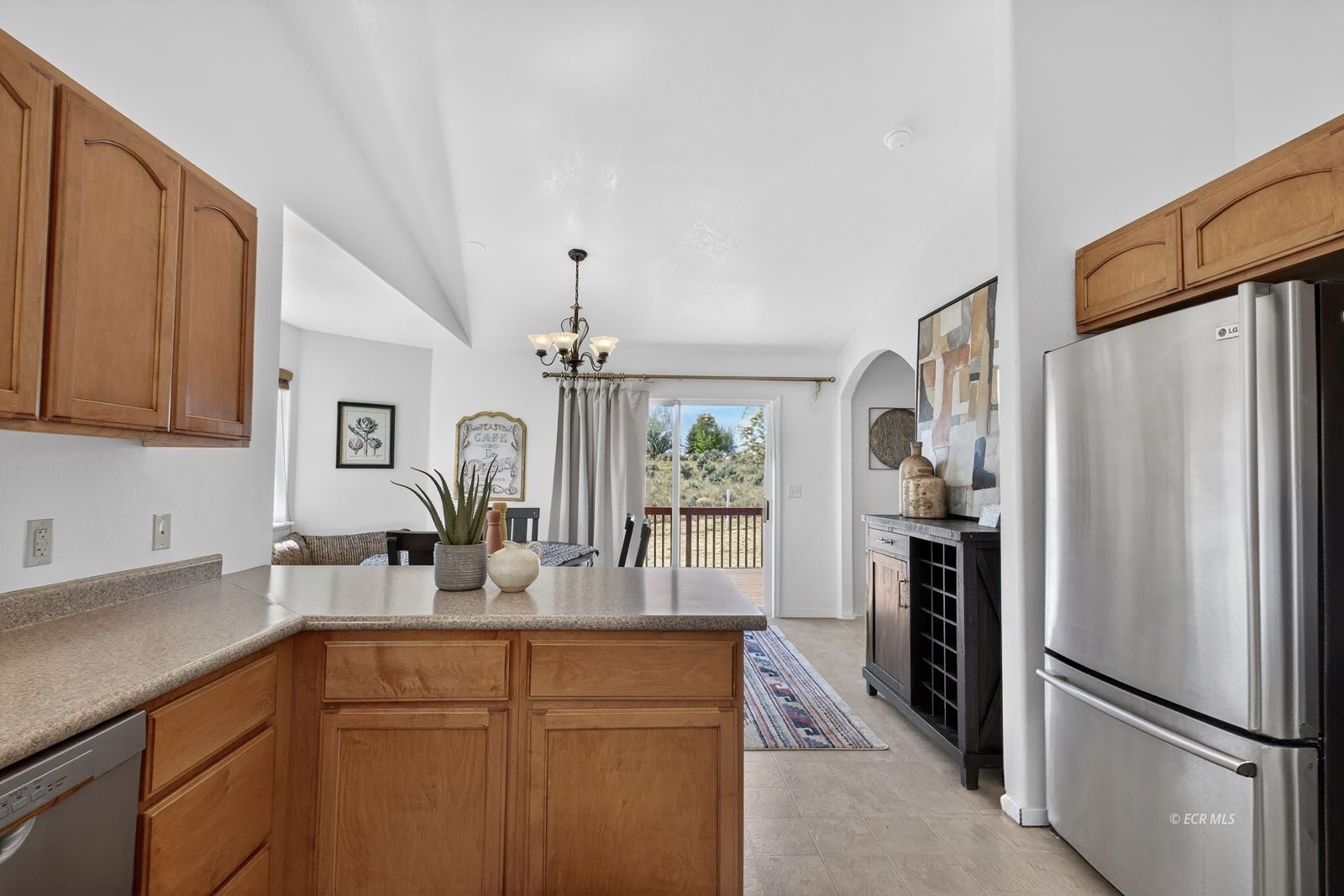 154 Country Club Parkway Property Photo 9