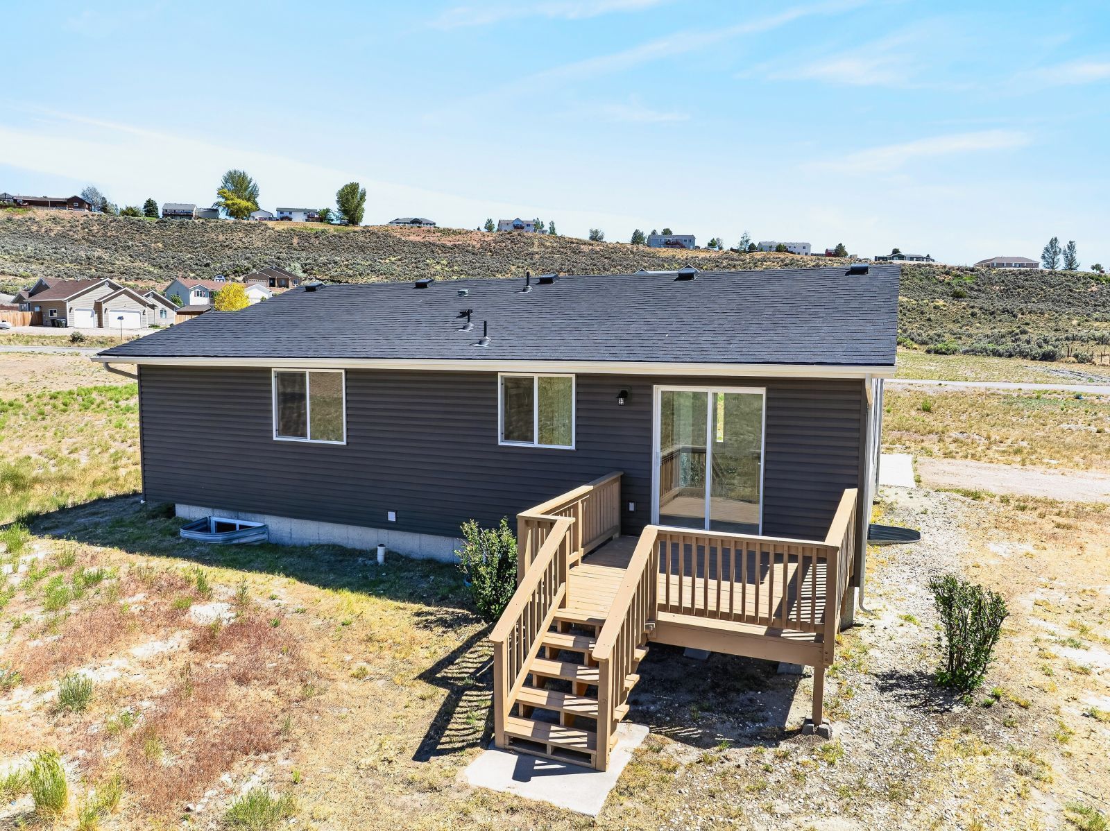412 Edgebrook Way Property Photo 4