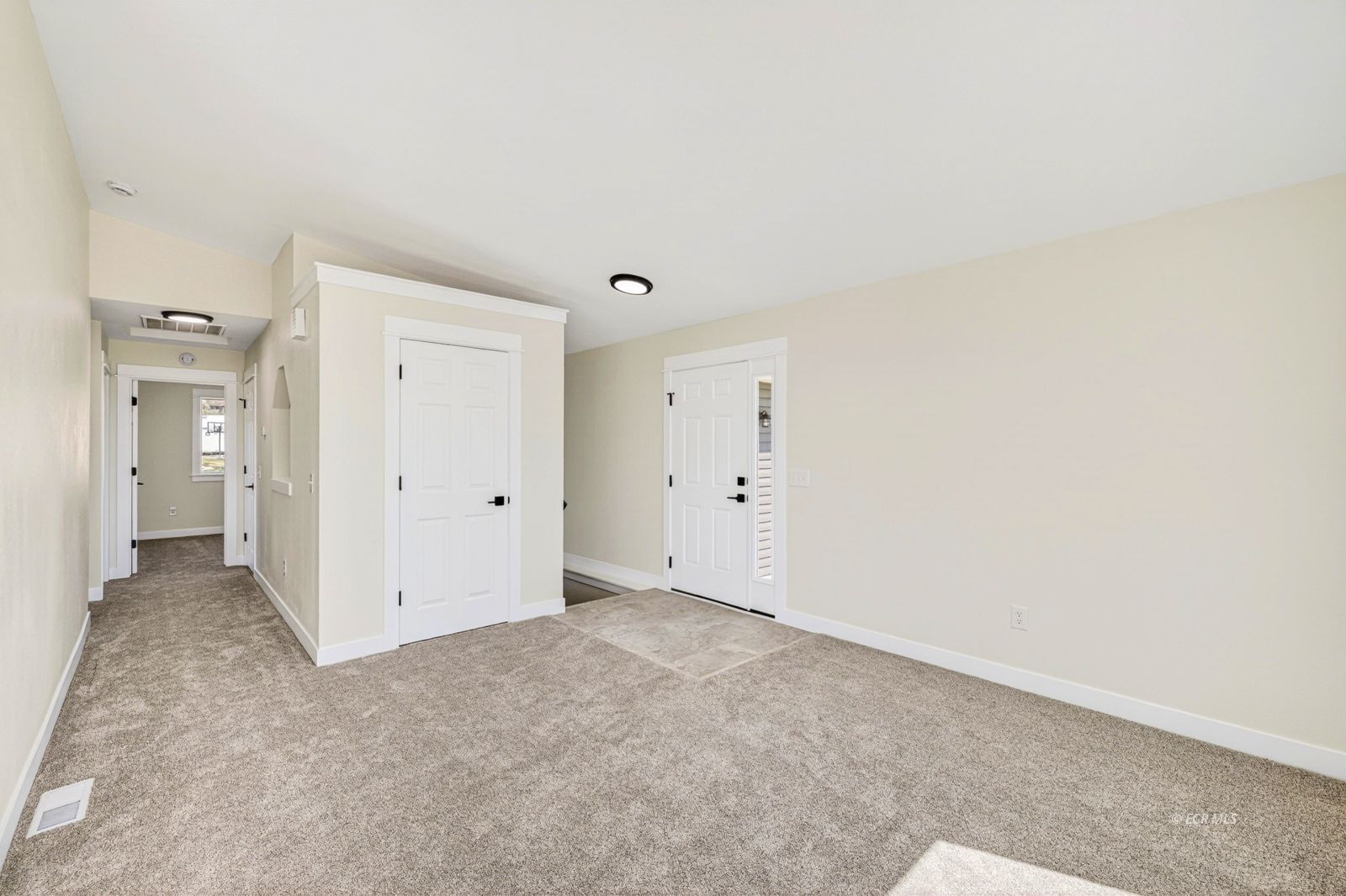412 Edgebrook Way Property Photo 16