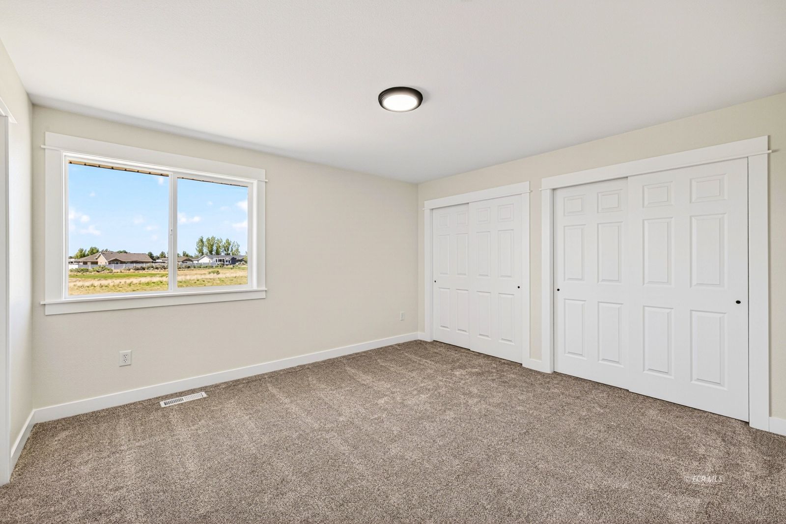 412 Edgebrook Way Property Photo 17