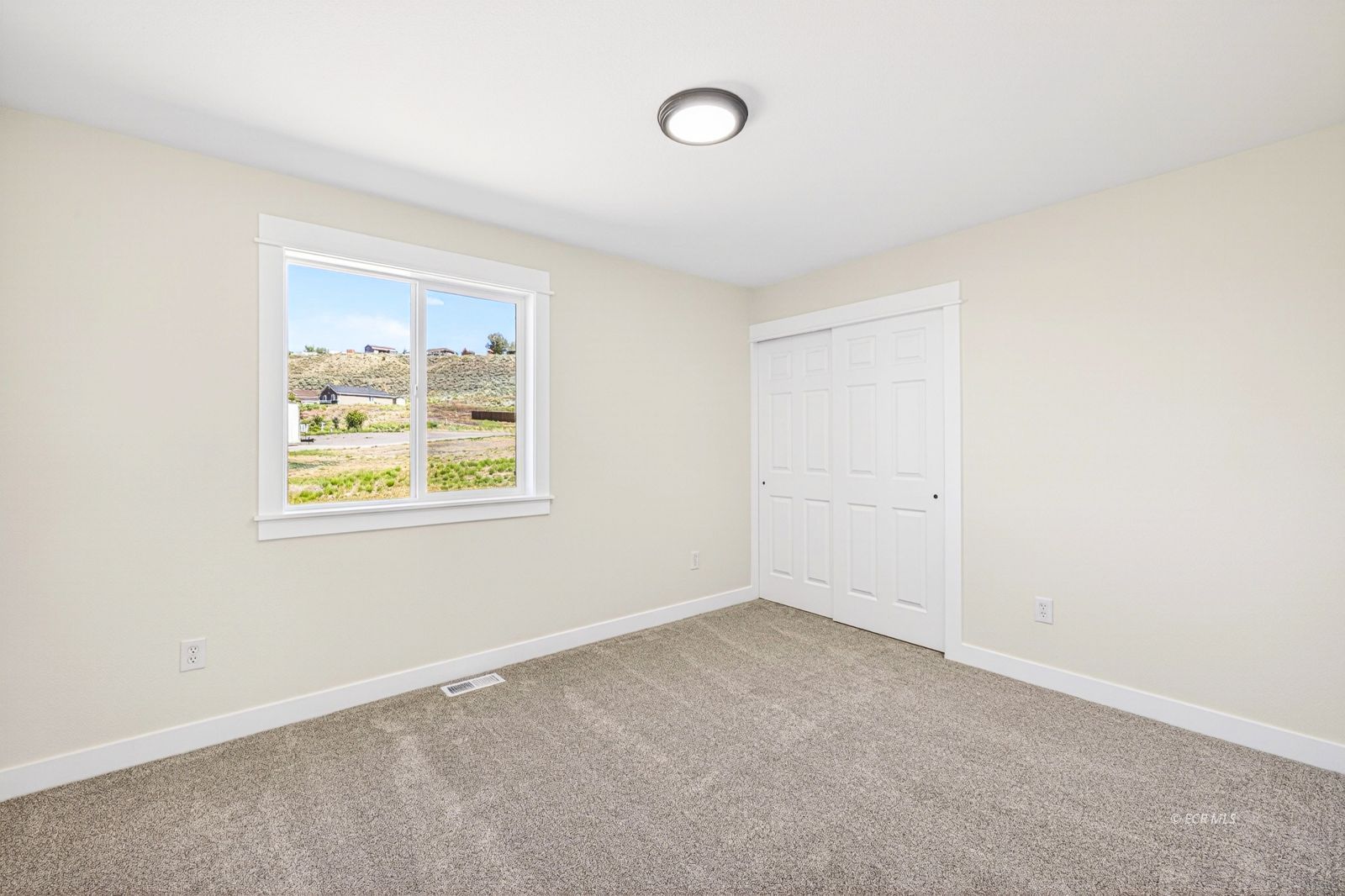 412 Edgebrook Way Property Photo 18