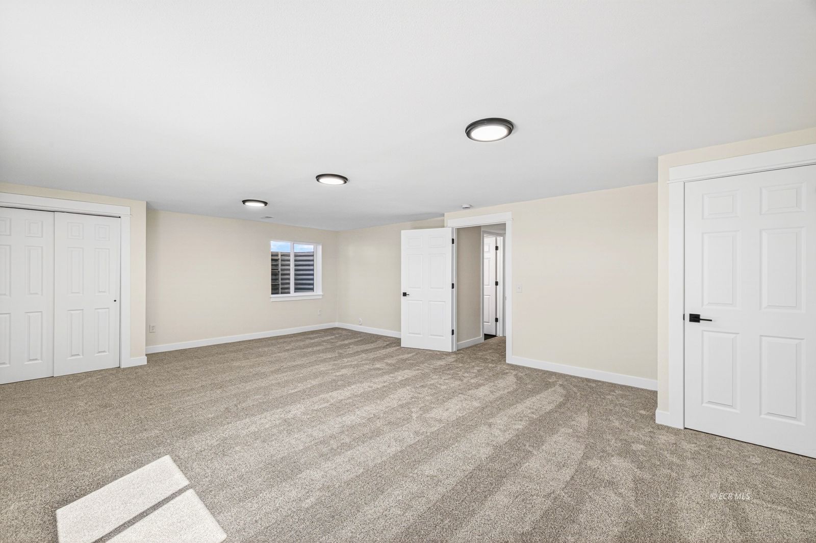 412 Edgebrook Way Property Photo 26