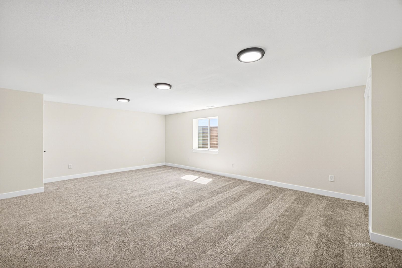 412 Edgebrook Way Property Photo 27