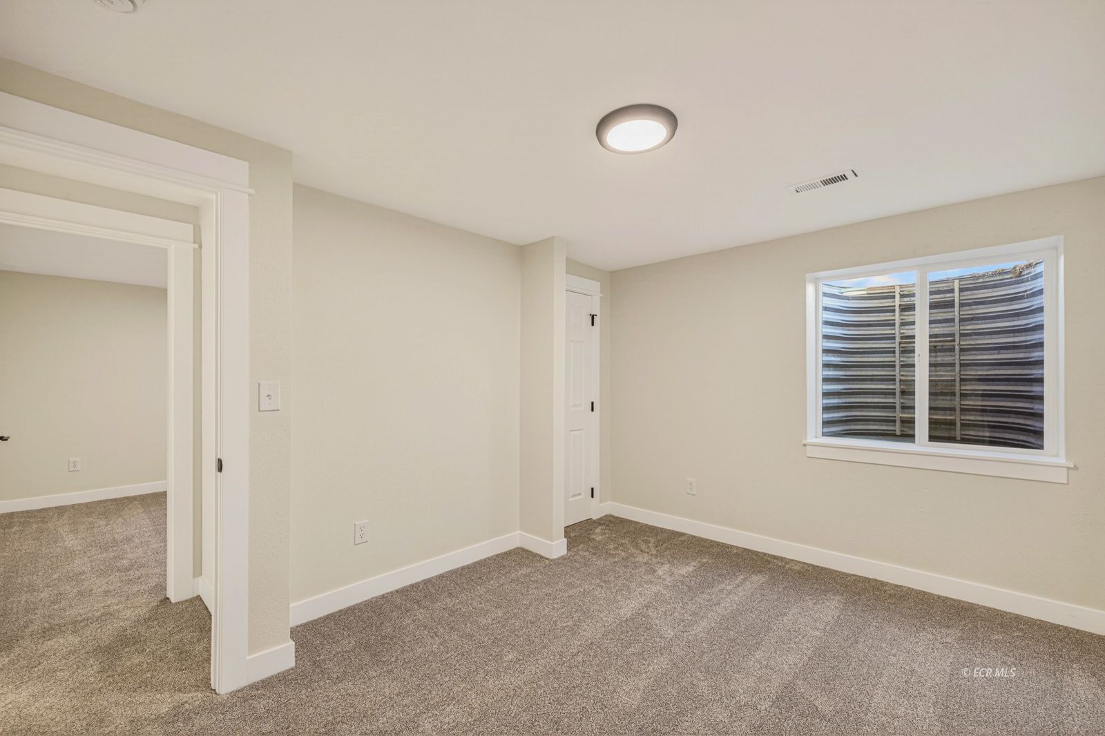 412 Edgebrook Way Property Photo 31