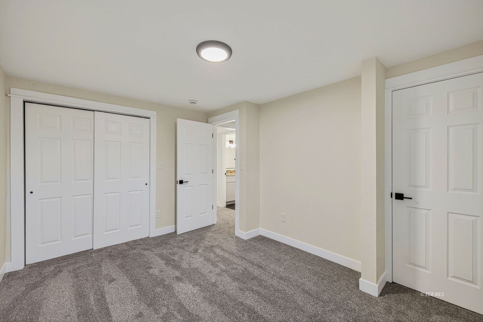 412 Edgebrook Way Property Photo 32