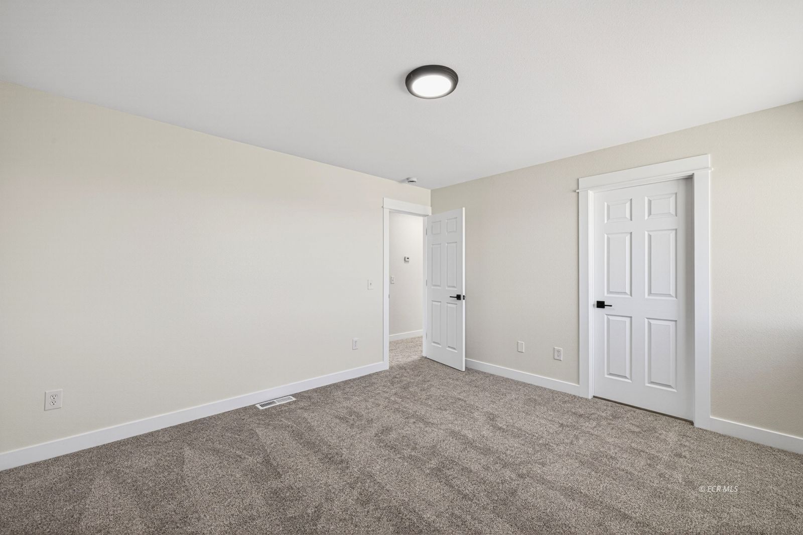 412 Edgebrook Way Property Photo 33