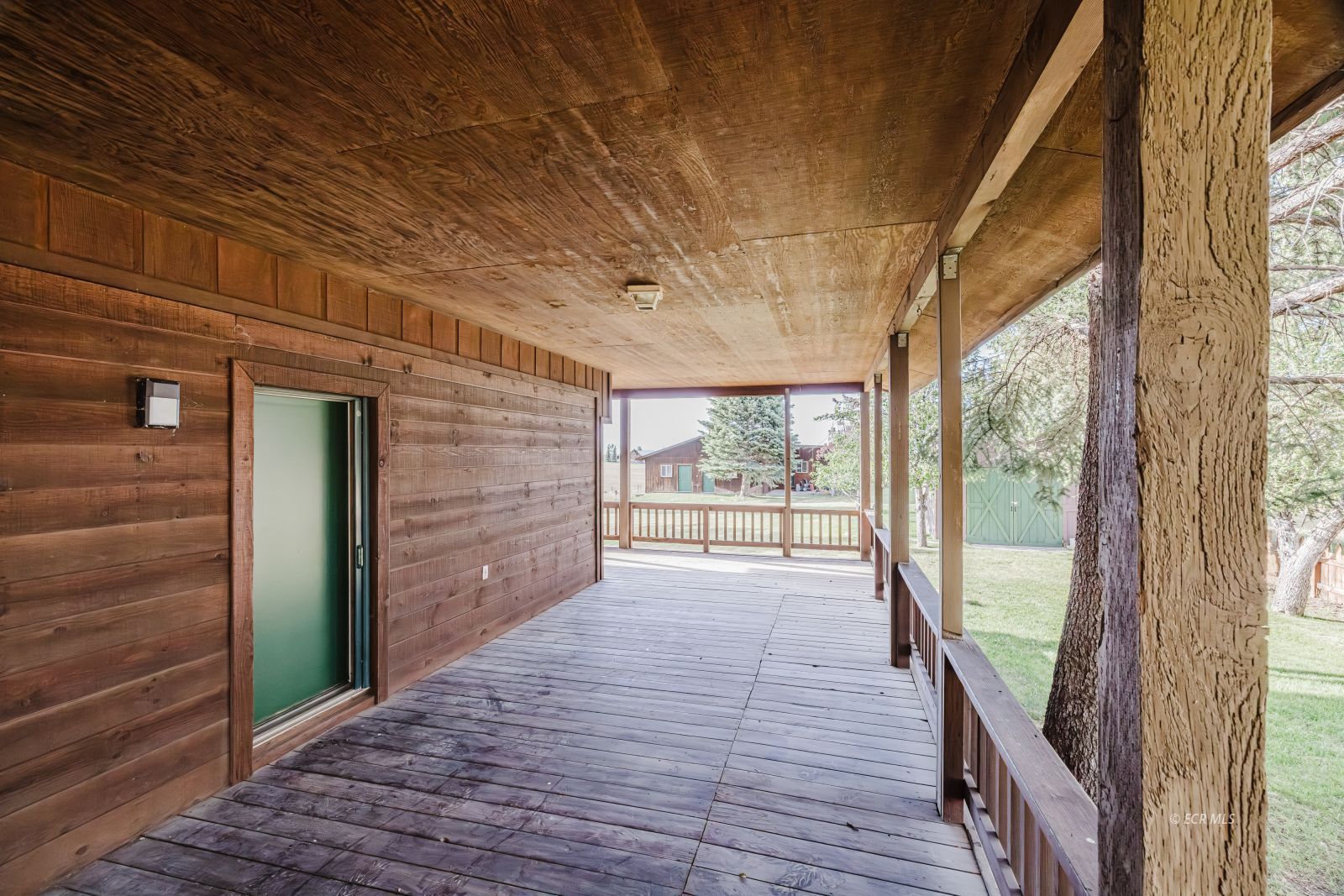 2611 N Canyon Road Property Photo 6