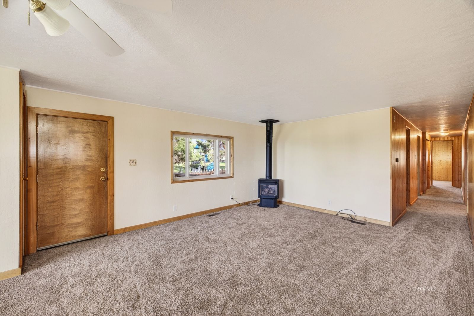 2611 N Canyon Road Property Photo 7