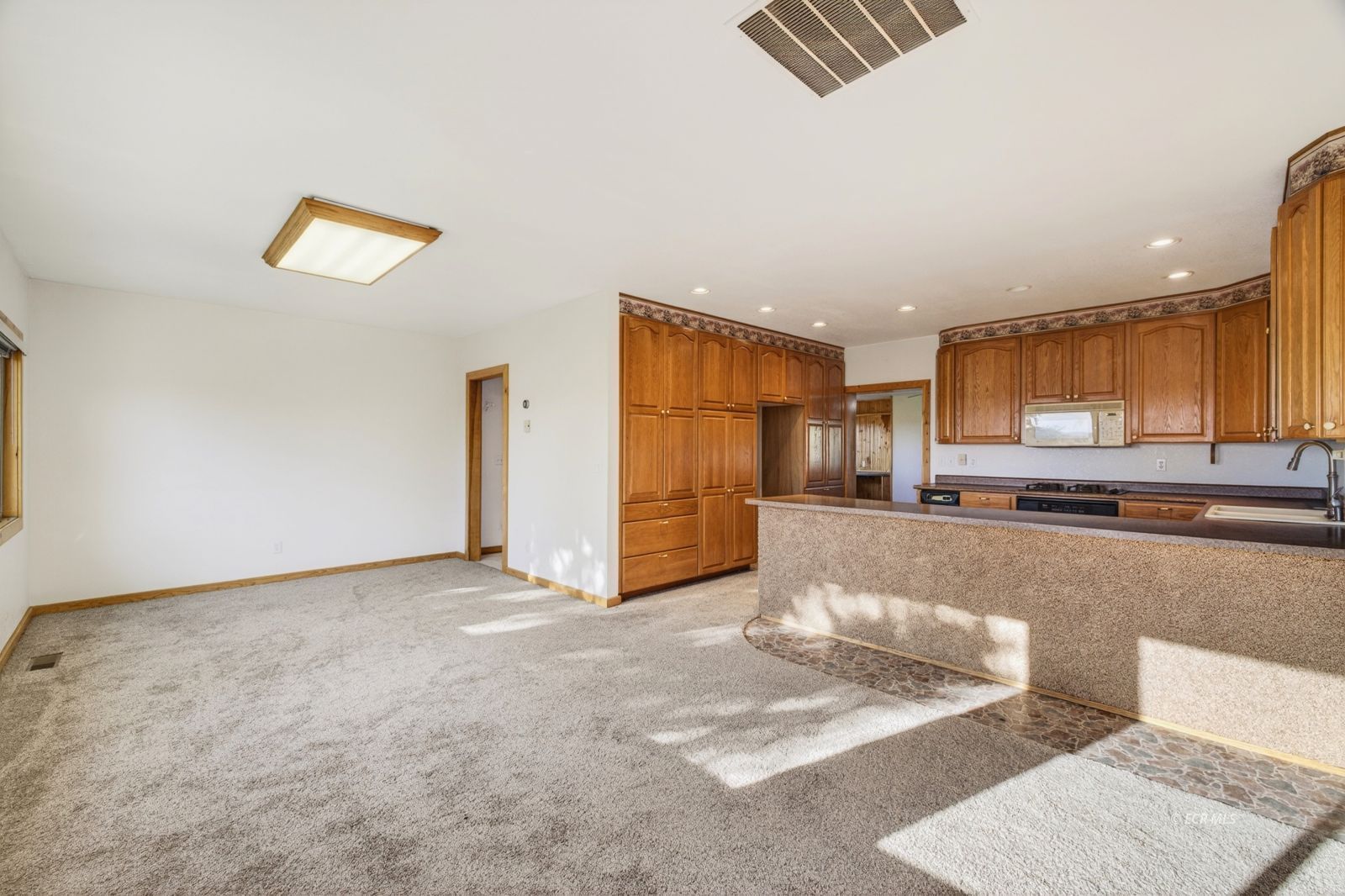 2611 N Canyon Road Property Photo 11