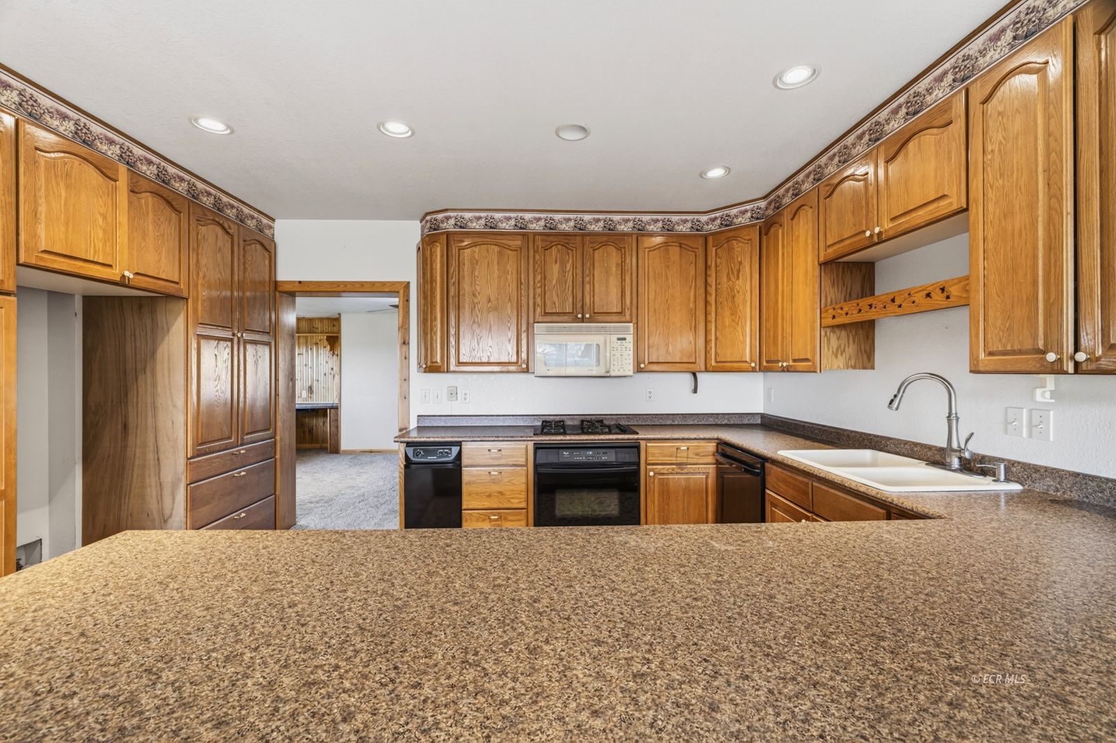 2611 N Canyon Road Property Photo 12