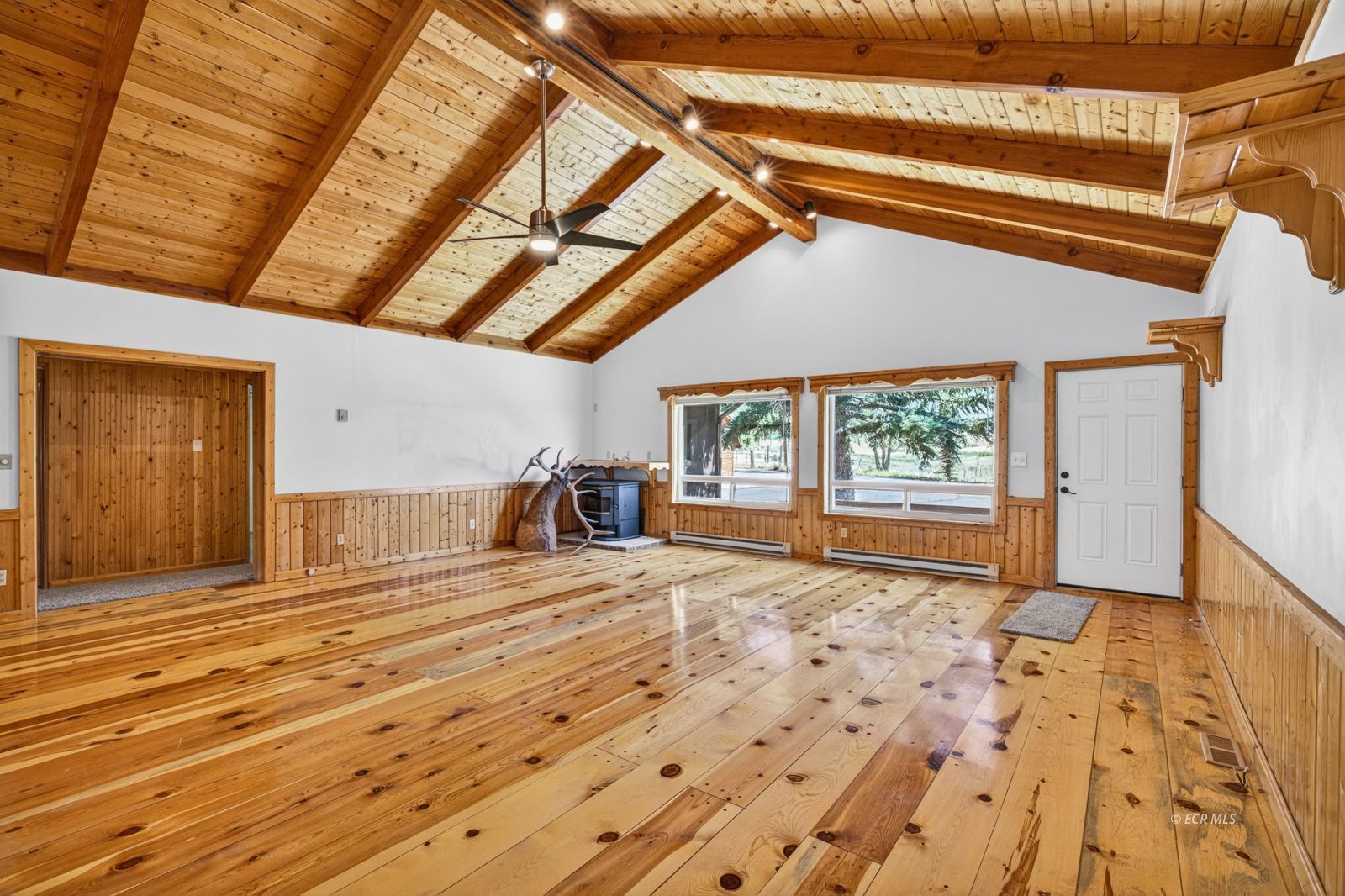 2611 N Canyon Road Property Photo 13