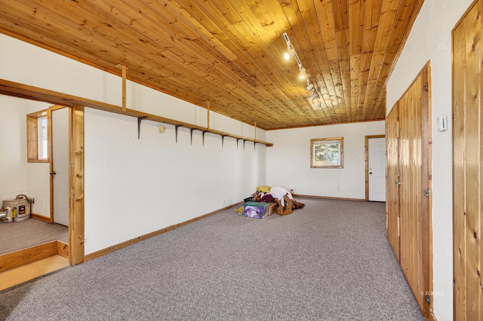2611 N Canyon Road Property Photo 34